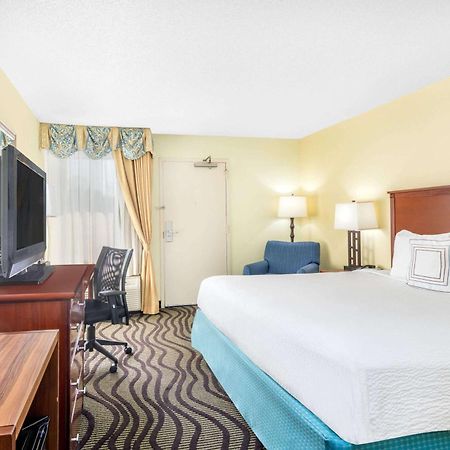 Baymont By Wyndham Savannah Midtown Екстер'єр фото