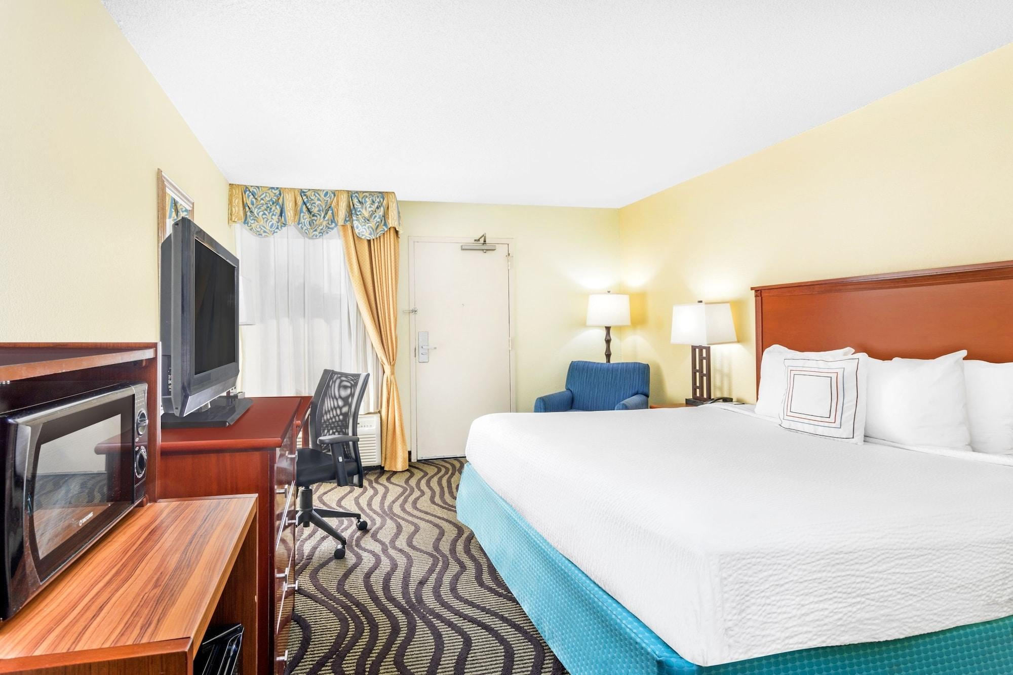 Baymont By Wyndham Savannah Midtown Екстер'єр фото