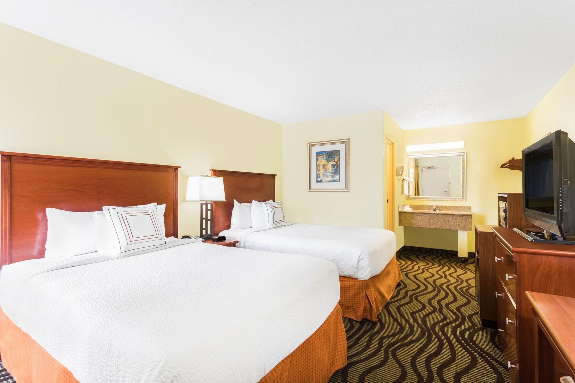 Baymont By Wyndham Savannah Midtown Екстер'єр фото
