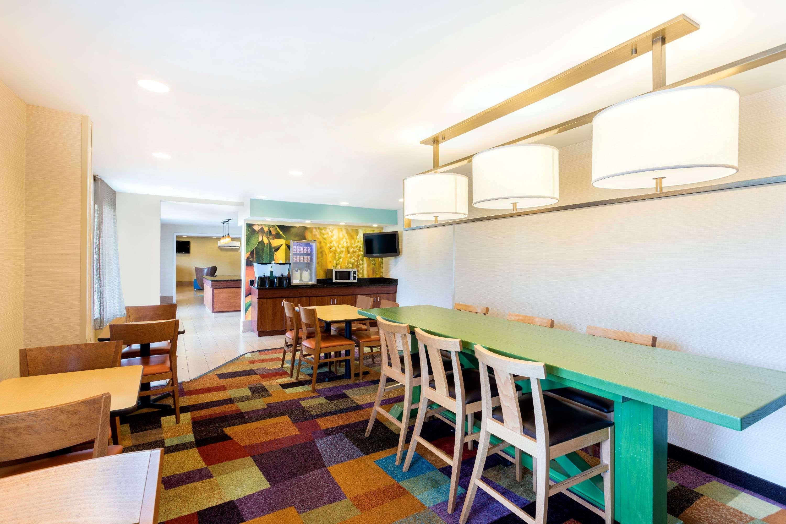 Baymont By Wyndham Savannah Midtown Екстер'єр фото
